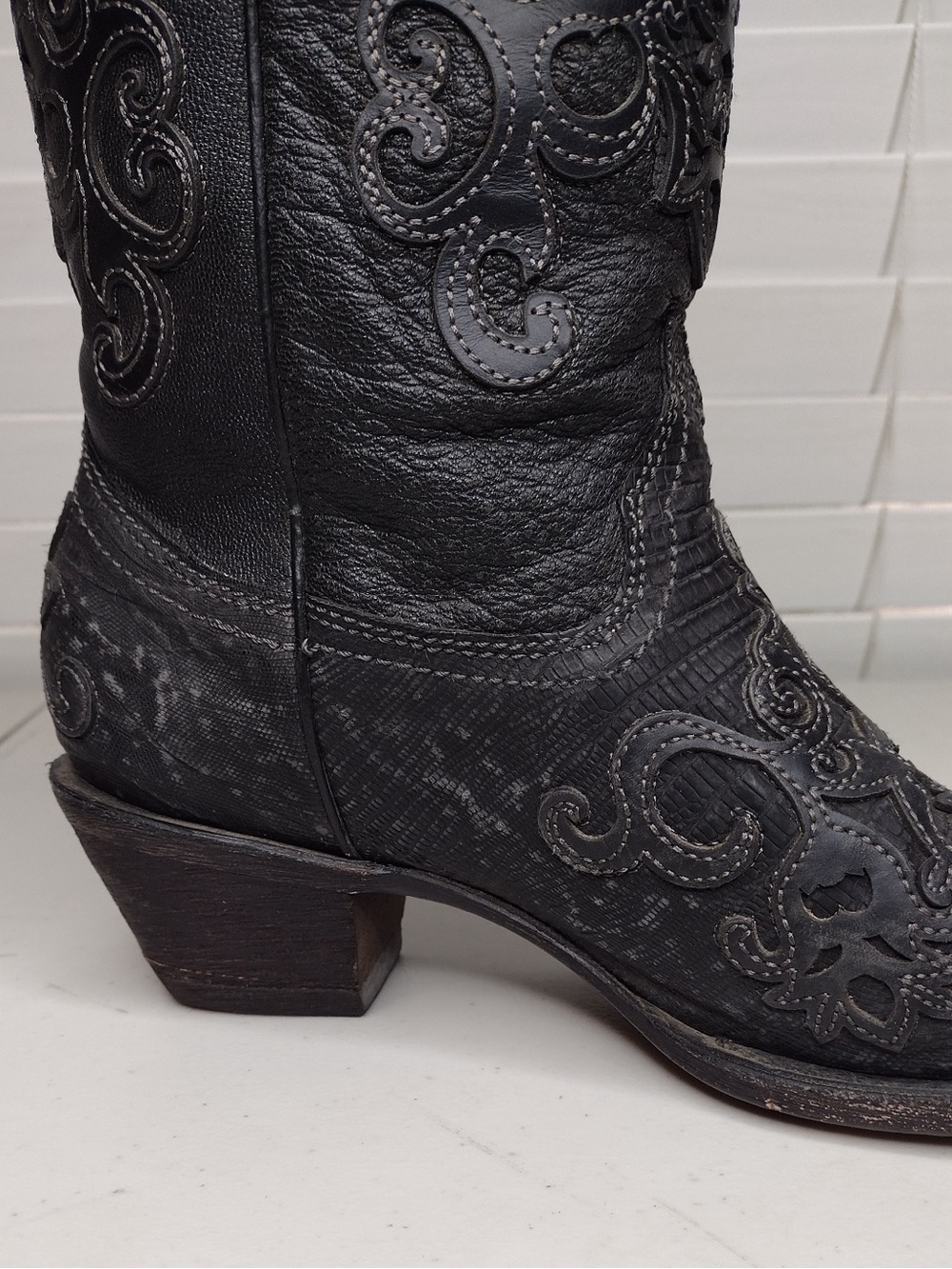 Corral Vintage Sz 7 1/2 Snip Toe Embroidered Scroll Leather Western Boots - Picture 15 of 16